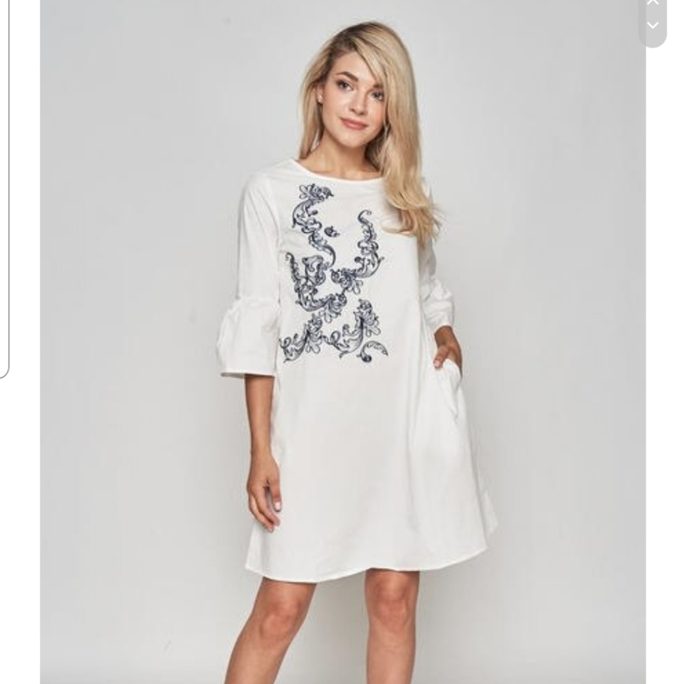 Chic Cotton Embroidered Dress - Picture 3 of 6